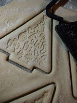 Plätzchenausstecher in Tannenbaumform mit Stempel