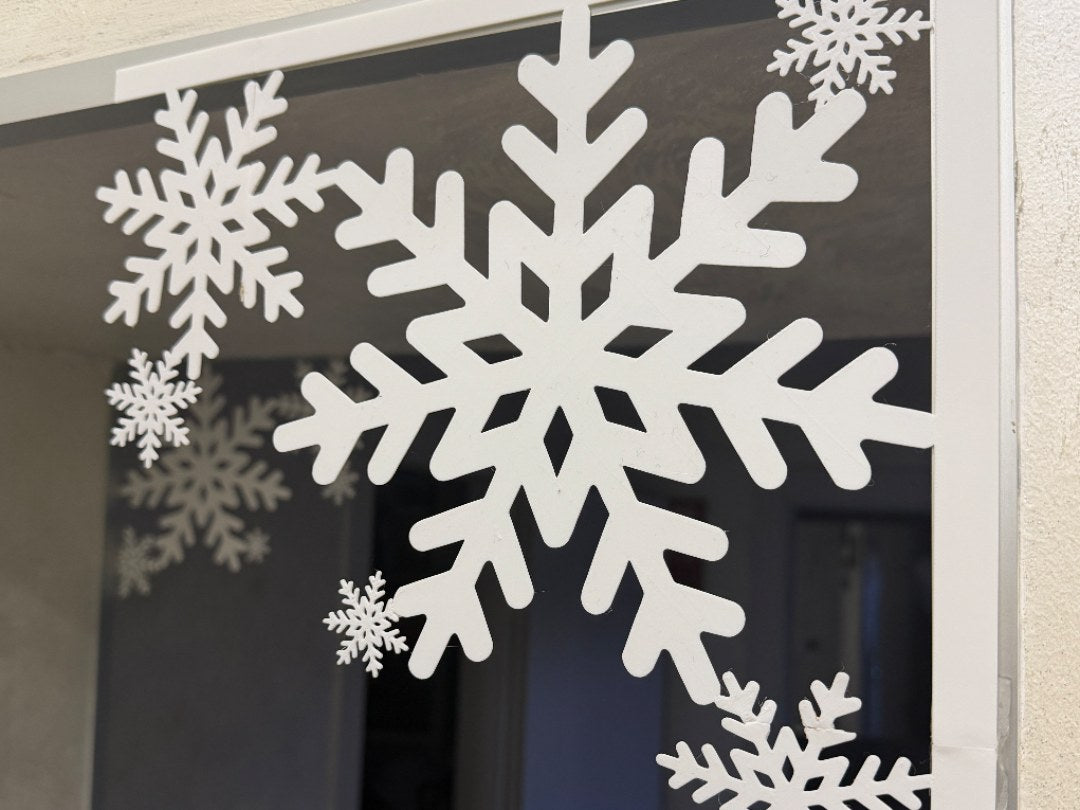 Schneeflocke als Weihnachtsdeko für Tür und Fenster
