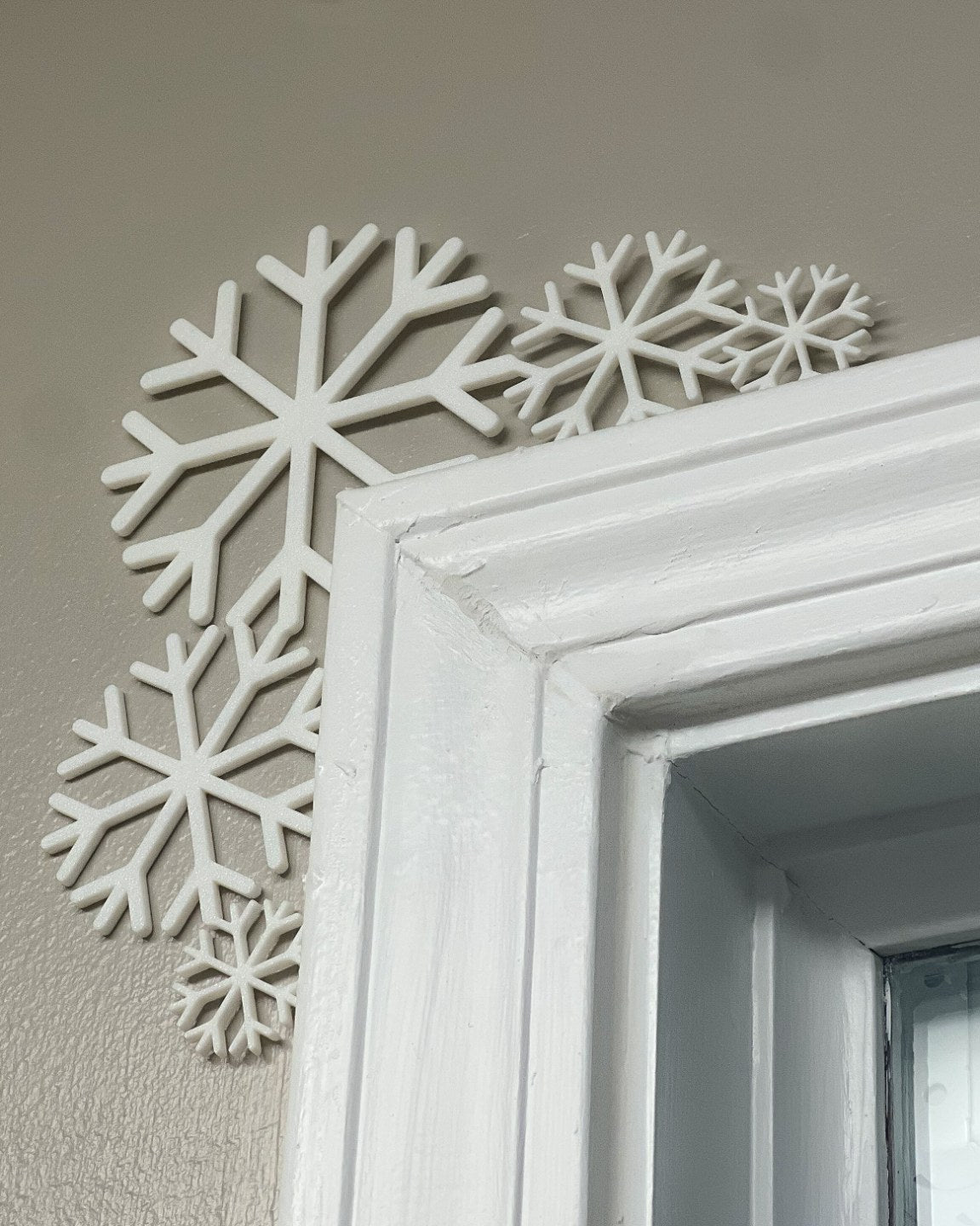Schneeflocken für den Türrahmen – Weihnachtsdeko für die Tür