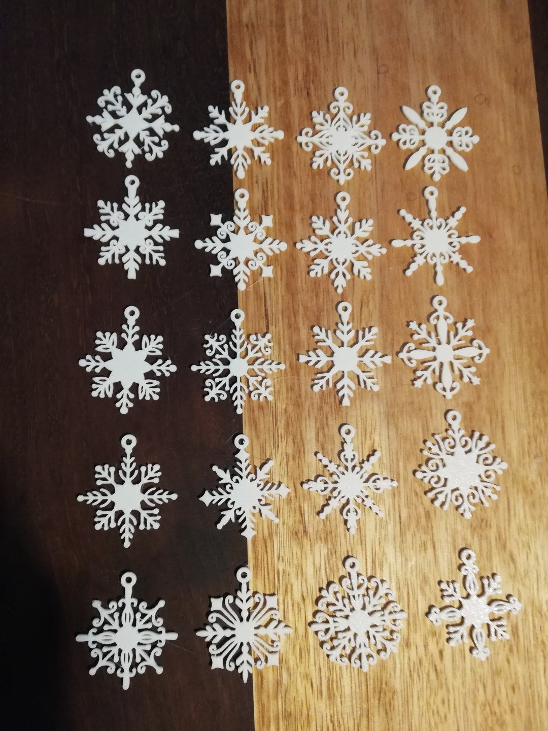 Set mit 20 verschiedenen Schneeflocken