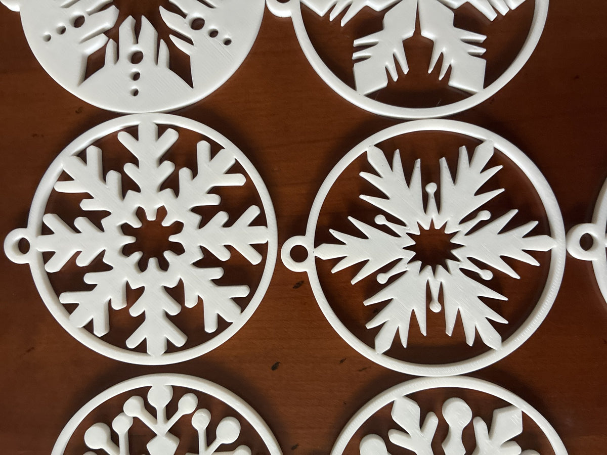 Schneeflocken für den Weihnachtsbaum, verschiedene Motive