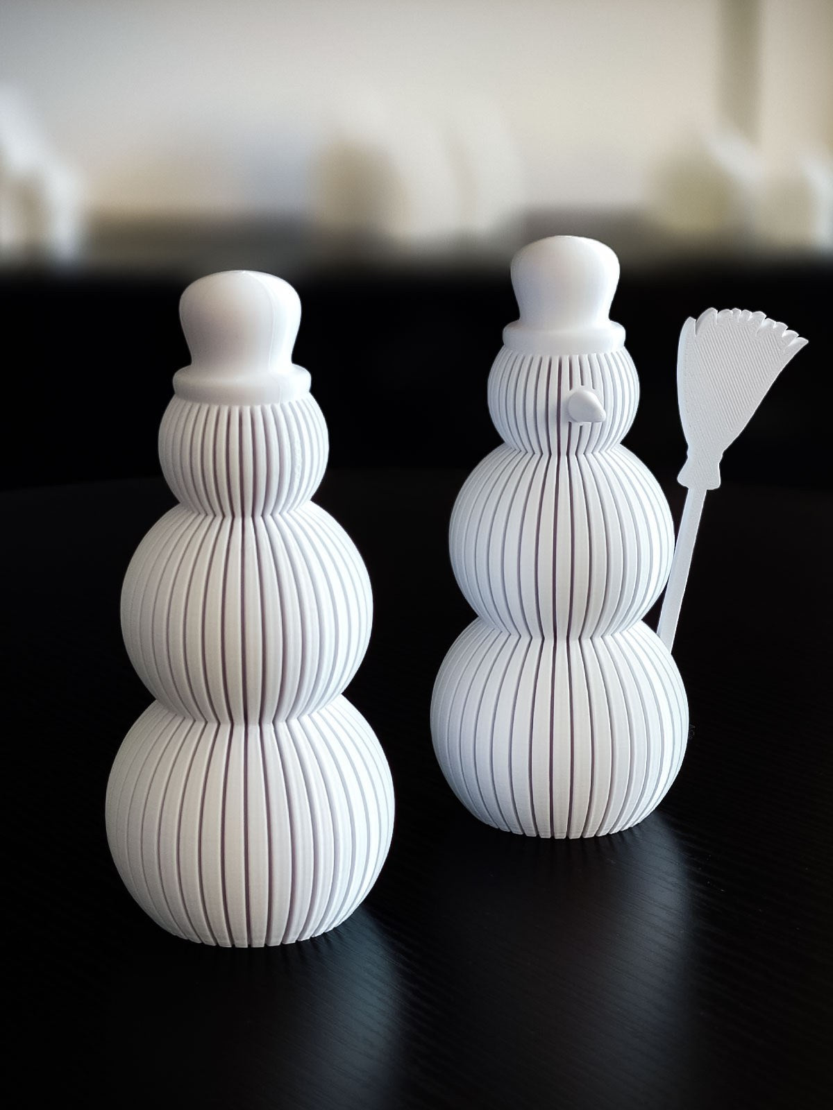 Schneemannfigur im gerippten Design