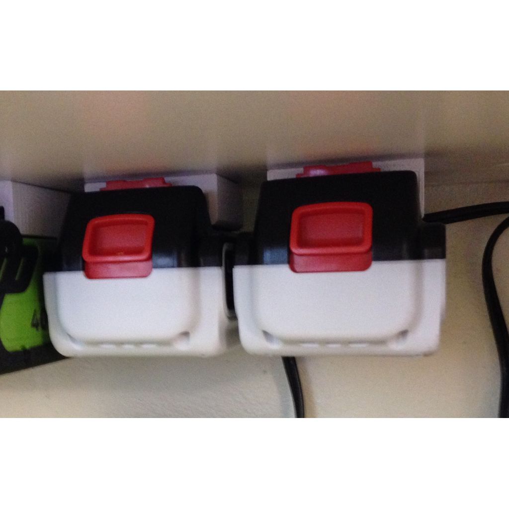 Black & Decker 20V Battery Wall & Cabinet Mount