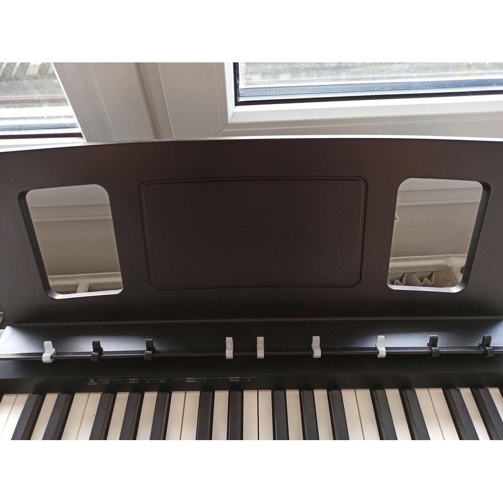 Piano Sheet Music Holder – Snap-On Stand Clip