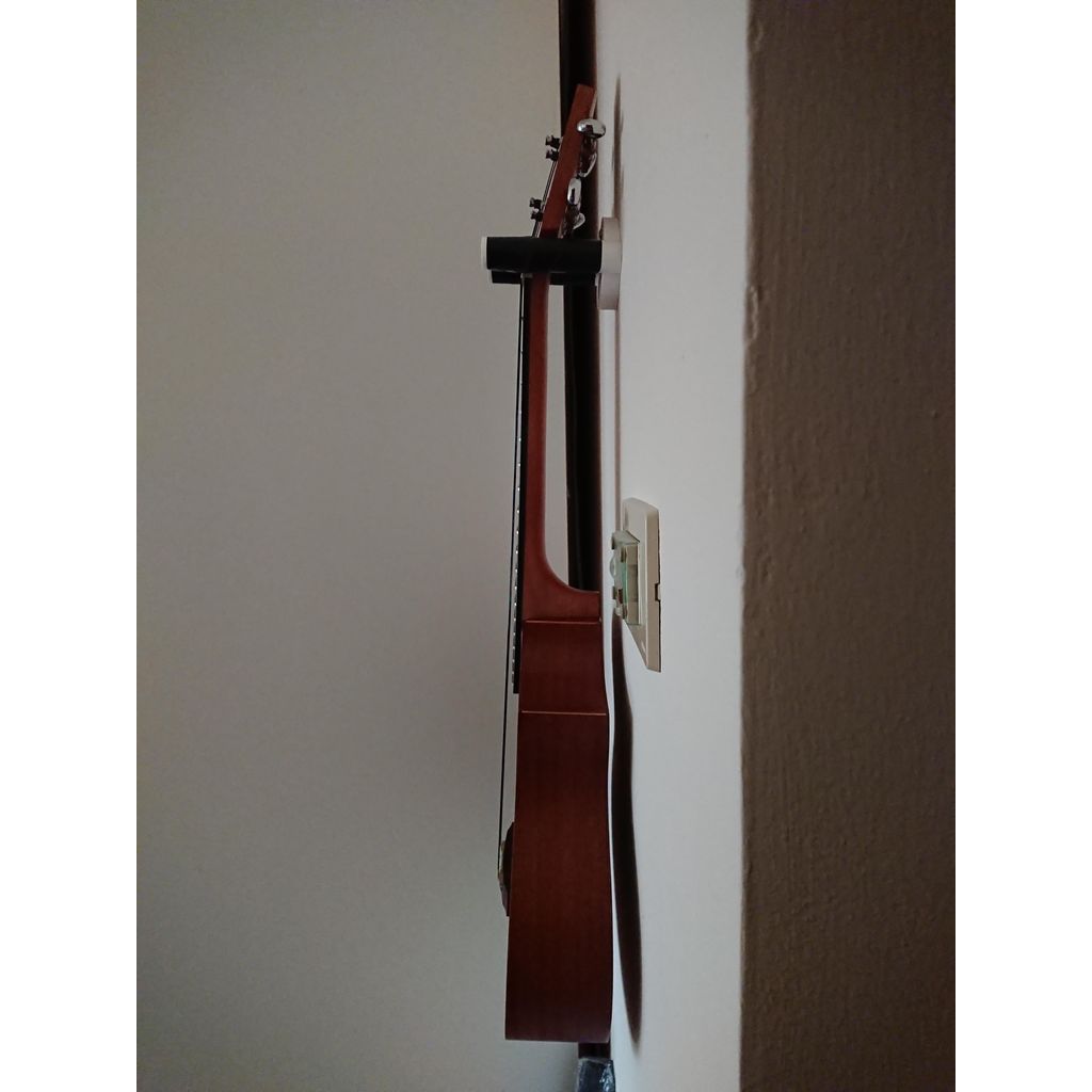 Ukulele Wall Mount – Fits Soprano, Concert & Tenor