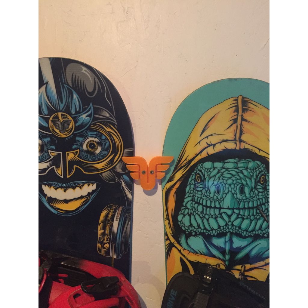 Snowboard Wall Mount – Vertical Display Holder