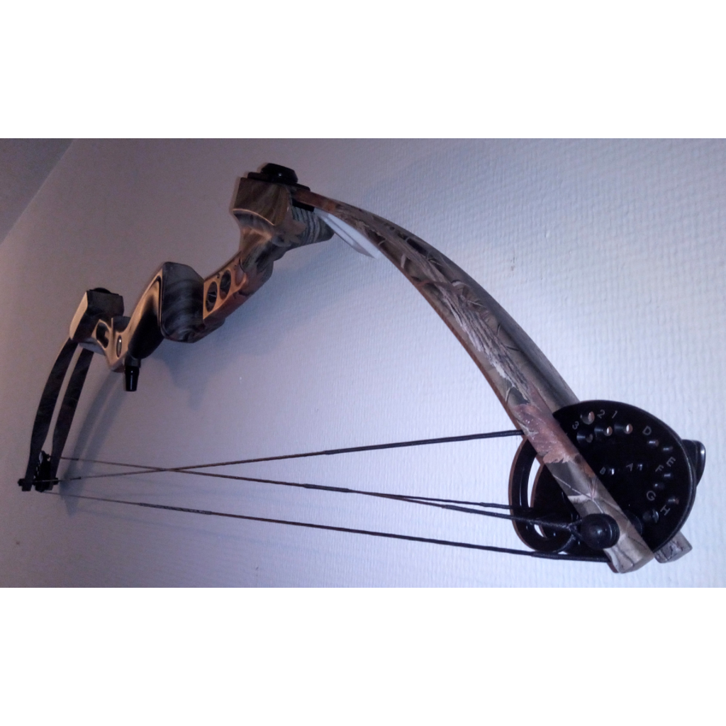 Universal Wall Mount for Recurve & Compound Bows