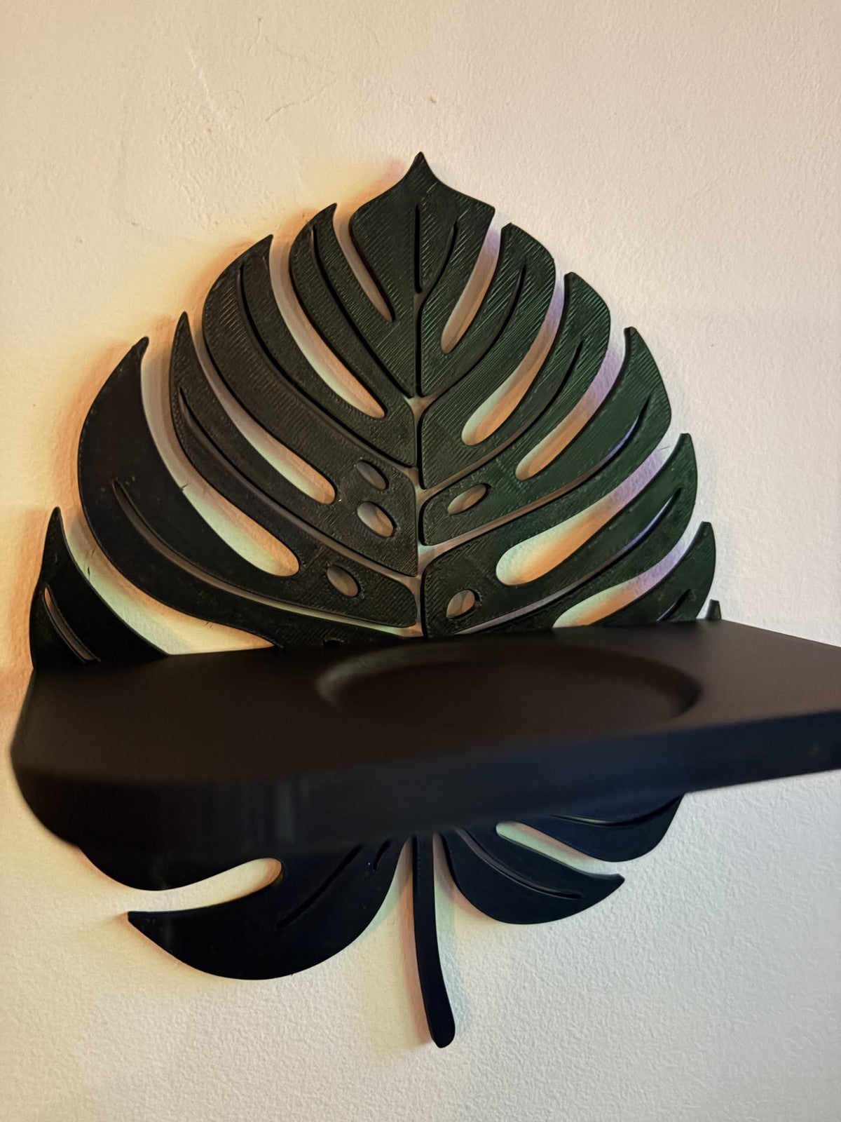 Væghylde monstera-blad – lille hylde til planter og pynt