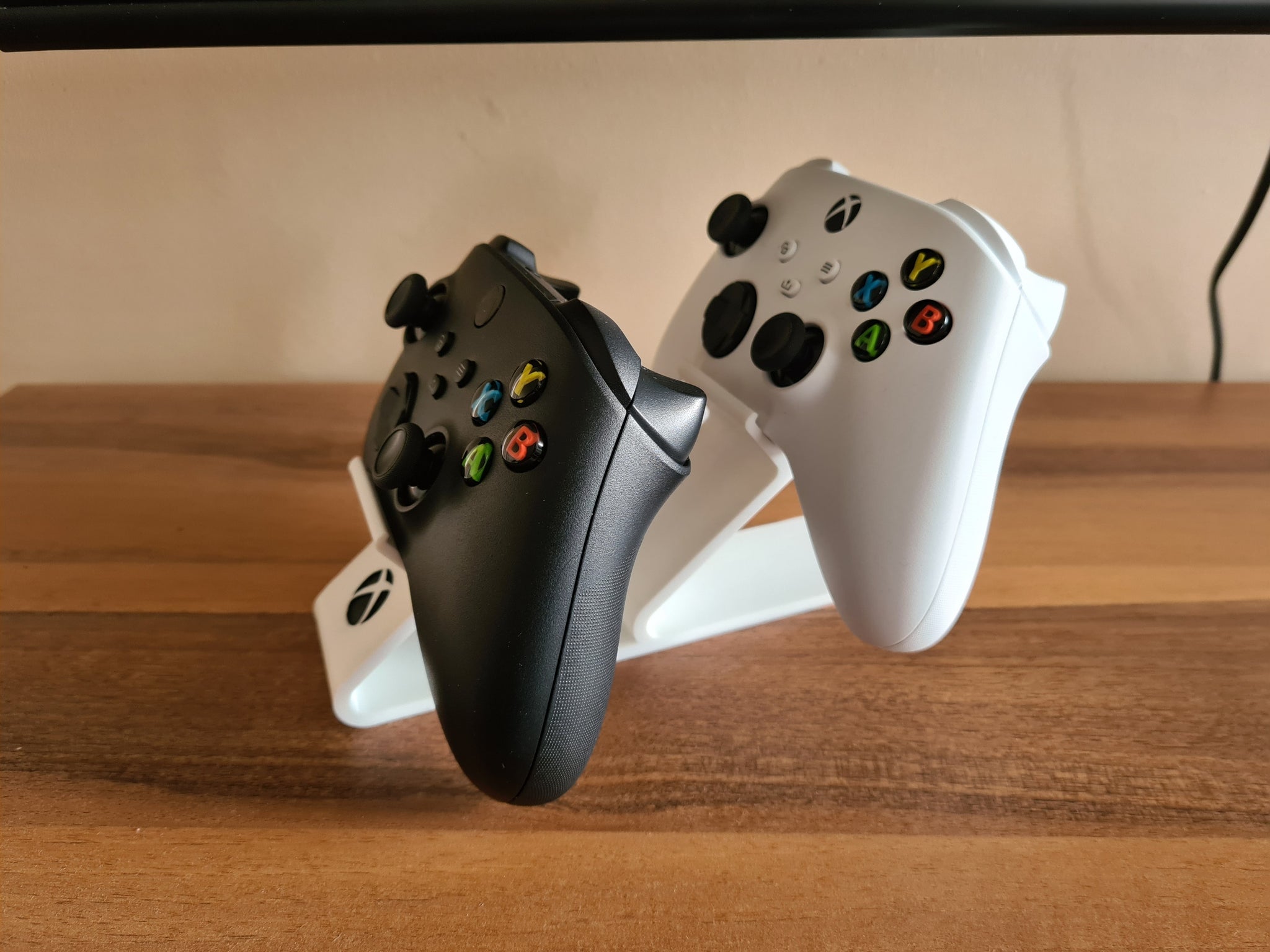 Xbox Dual Controller Stand – Holds 2 Controllers